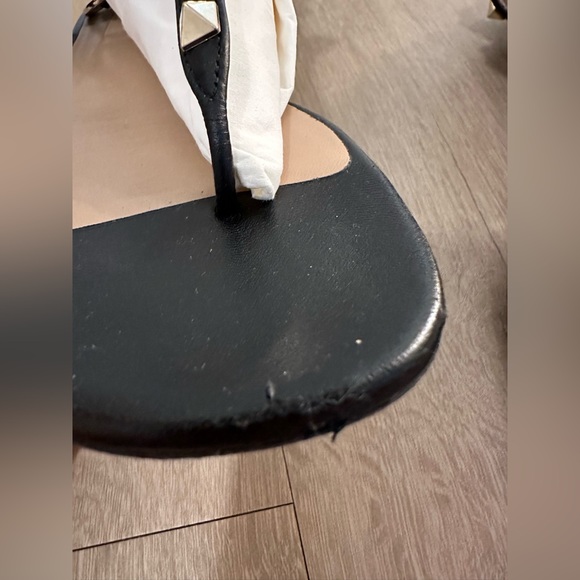 ROCKSTUD CALFSKIN FLAT FLIP-FLOP SANDAL - Picture 7 of 10